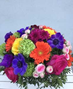 Jarní luxusní kytice - gerbery, kalina, anemone, růže a trsové růže